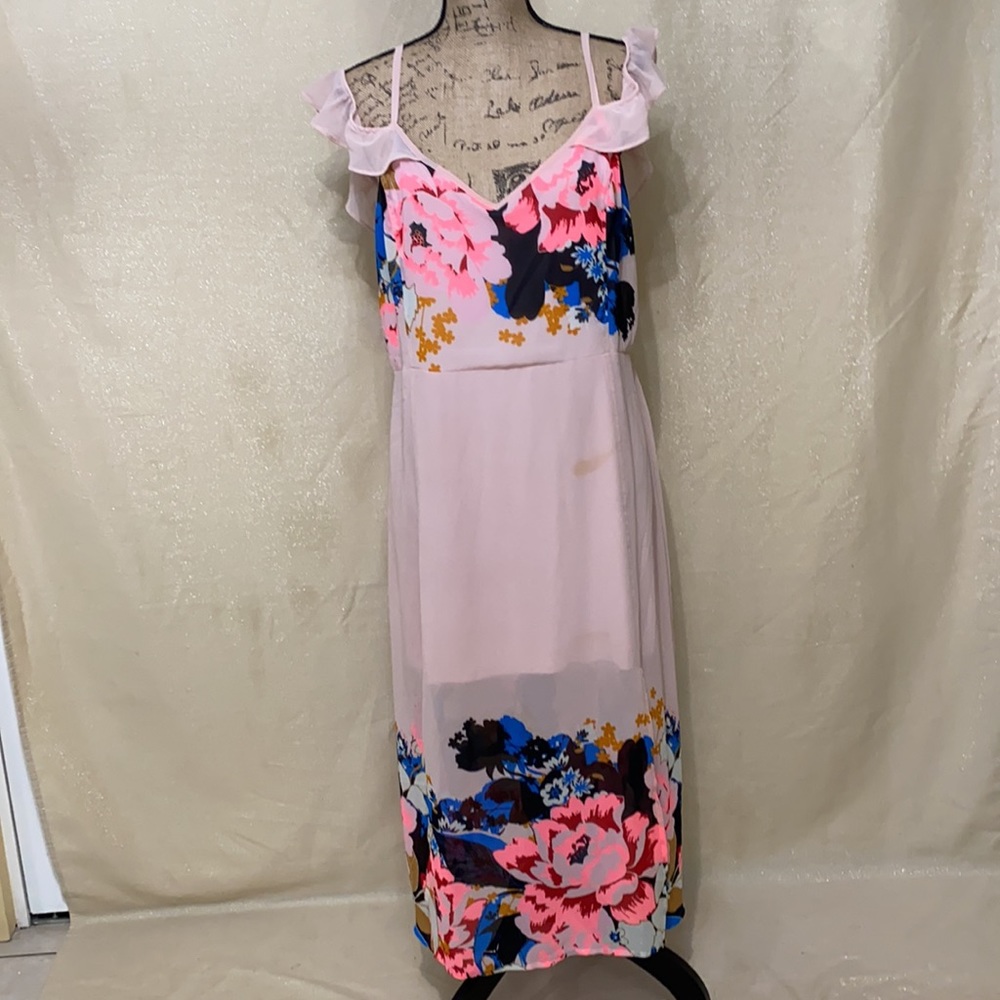 Express Dress - Picture 2 of 14